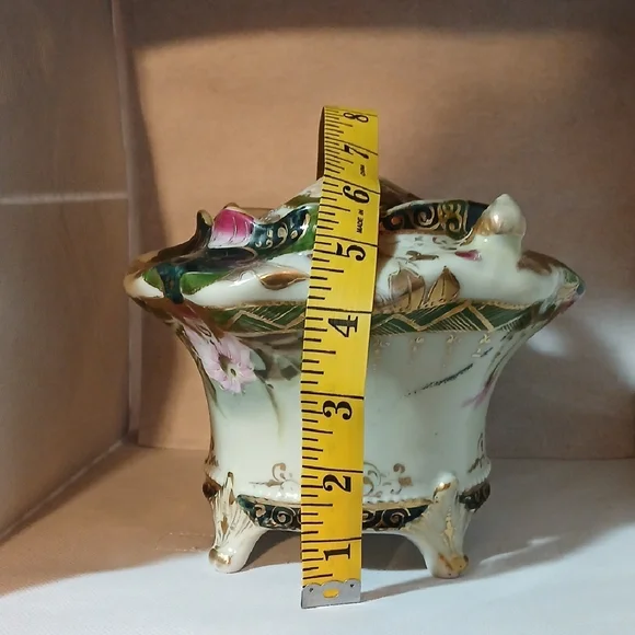 Vintage Elegant Floral Ceramic Art Piece - Picture 7 of 9